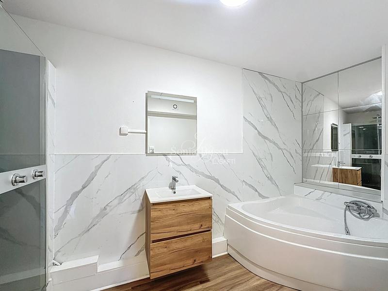 Appartement - 70 m² - 3 pièces