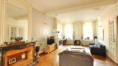 Maison - 201 m² - 6 pièces