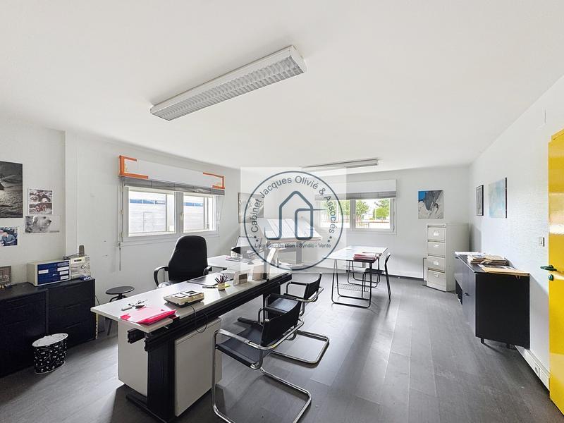 Local commercial - 450 m² - 8 pièces