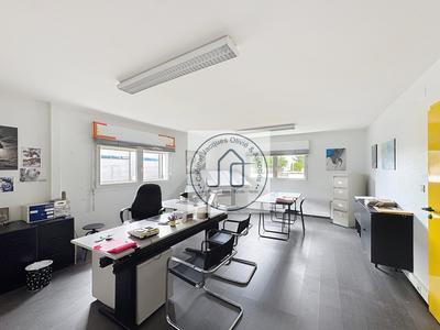 Local commercial - 450 m² - 8 pièces