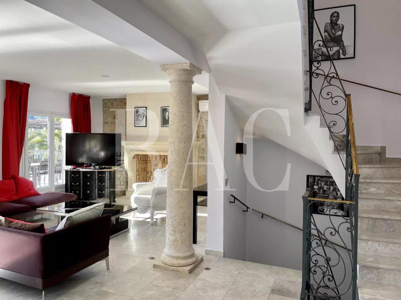 Villa - 430 m² - 12 pièces