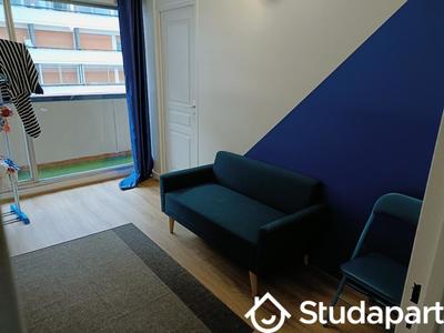 Chambre - 93 m² - 1 pièce