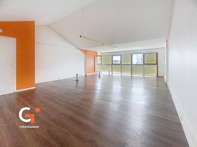 Local commercial - 238 m² - 9 pièces