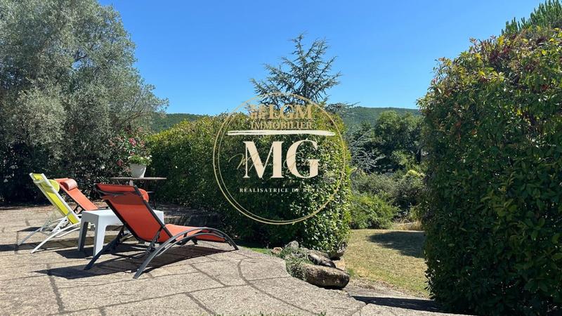 Maison - 184 m² - 5 pièces