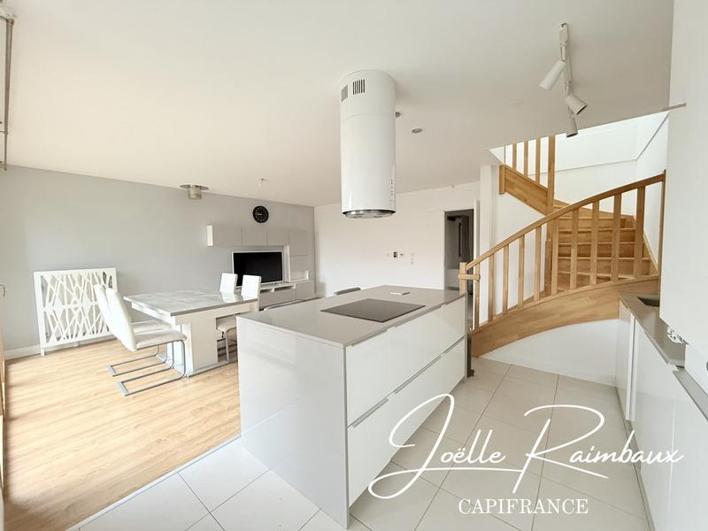 Maison - 97 m² - 5 pièces