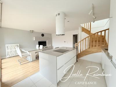 Maison - 97 m² - 5 pièces