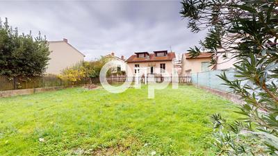 Maison - 93 m² - 4 pièces