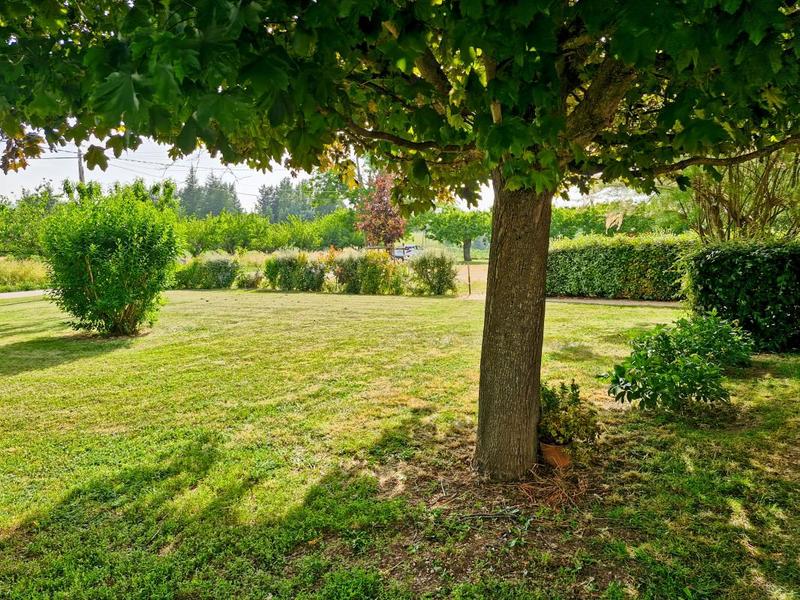 Propriété - 390 m² - 14 pièces