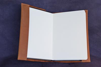 Stage de maroquinerie : Fabrication d'une couverture en cuir pour carnet