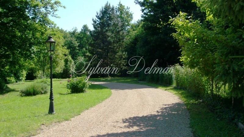 Maison - 680 m² - 16 pièces