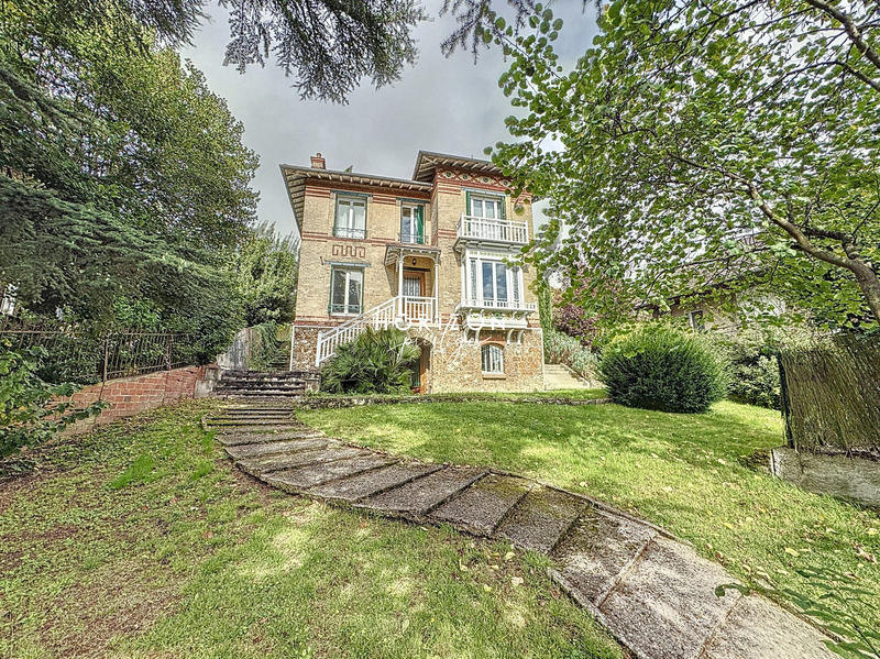 Maison - 167 m² - 7 pièces