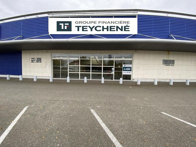 Local commercial - 1 203 m²