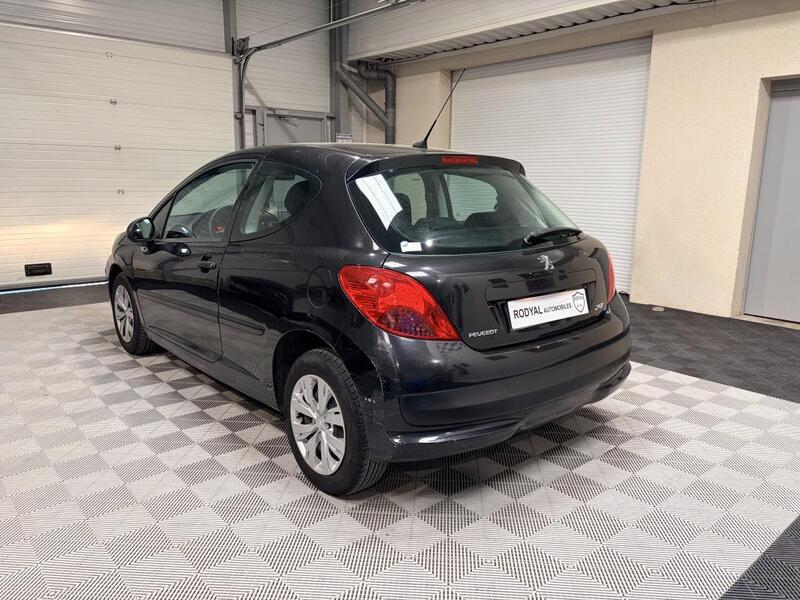 Peugeot 207 3 portes 1.4 HDi 70cv Urban