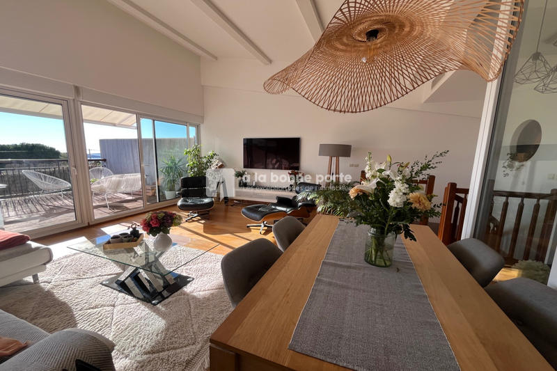 Appartement - 90 m² - 4 pièces