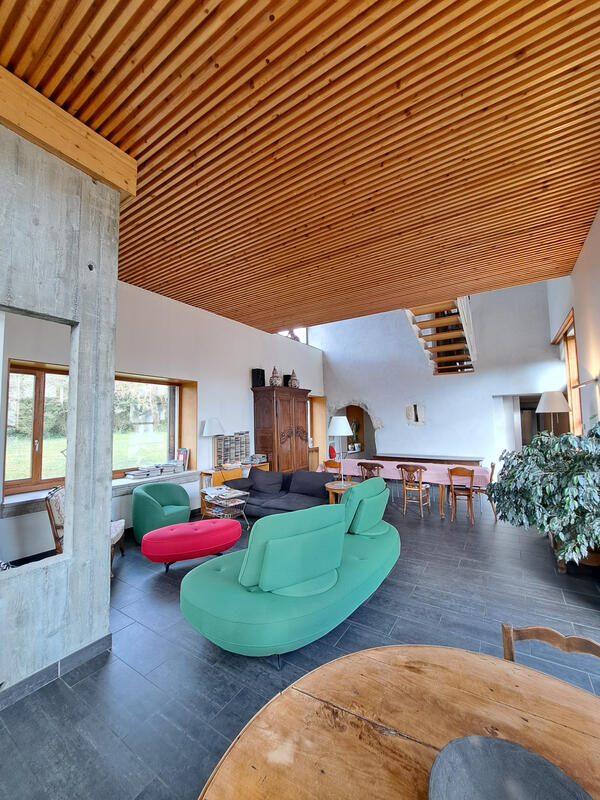 Maison - 475 m² - 9 pièces