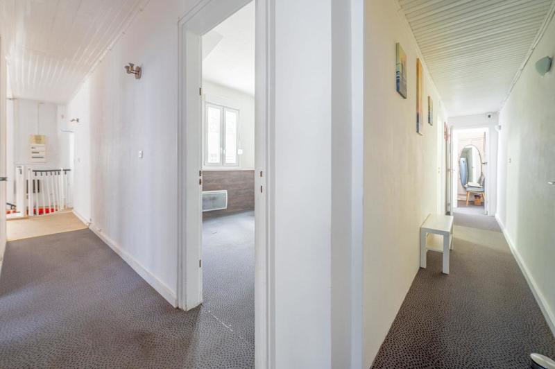 Bureau - 95 m² - 6 pièces