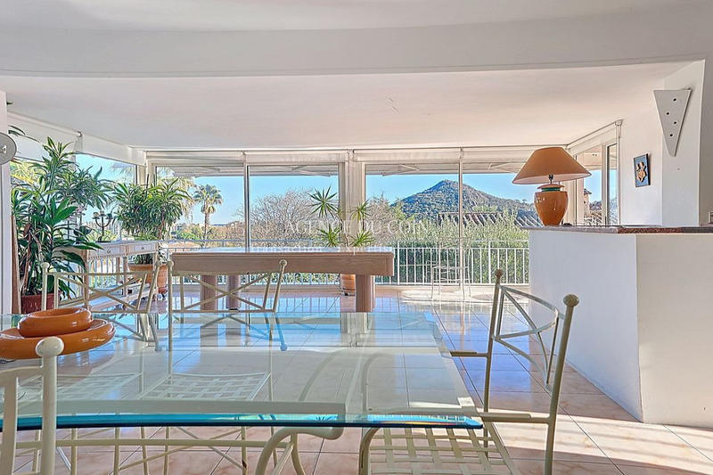 Maison - 199 m² - 7 pièces