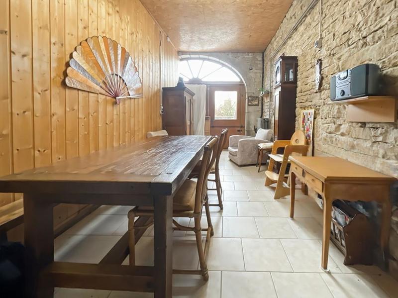 Maison - 250 m² - 8 pièces