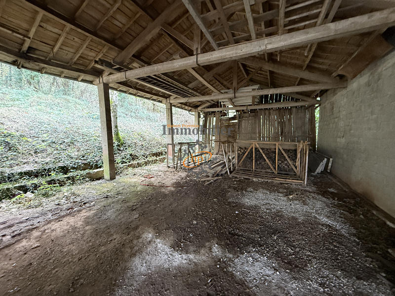 Maison - 340 m² - 2 pièces