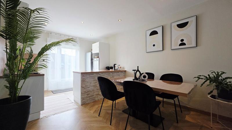 Maison - 83 m² - 5 pièces