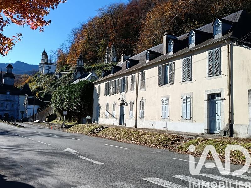 Maison - 383 m² - 12 pièces