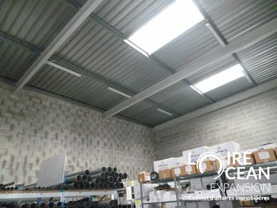 Entrepôt - 409 m²