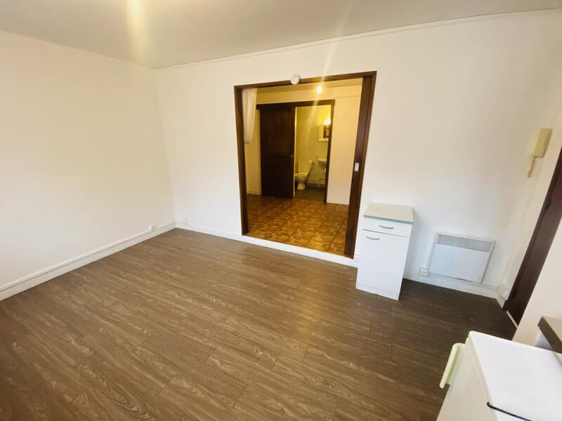 Local commercial - 80 m² - 4 pièces