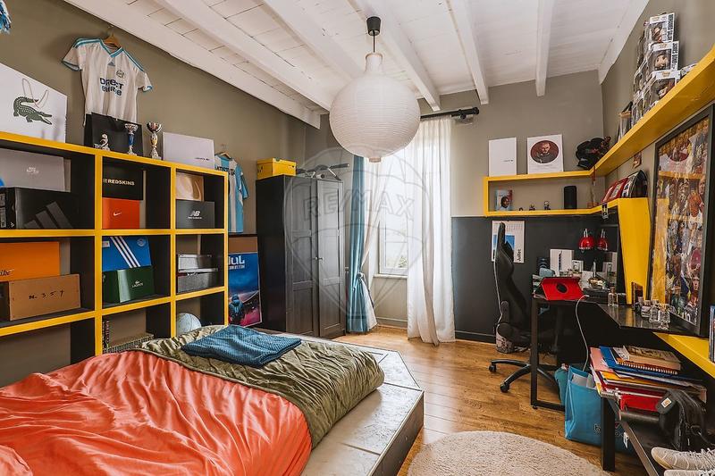 Demeure - 153 m² - 5 pièces