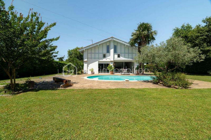 Maison - 162 m² - 5 pièces