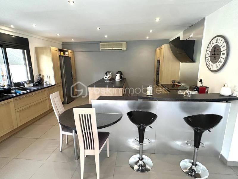 Maison - 176 m² - 5 pièces