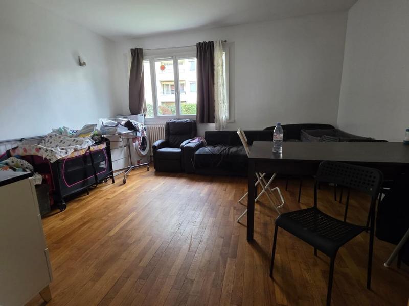 Appartement - 64 m² - 64 pièces