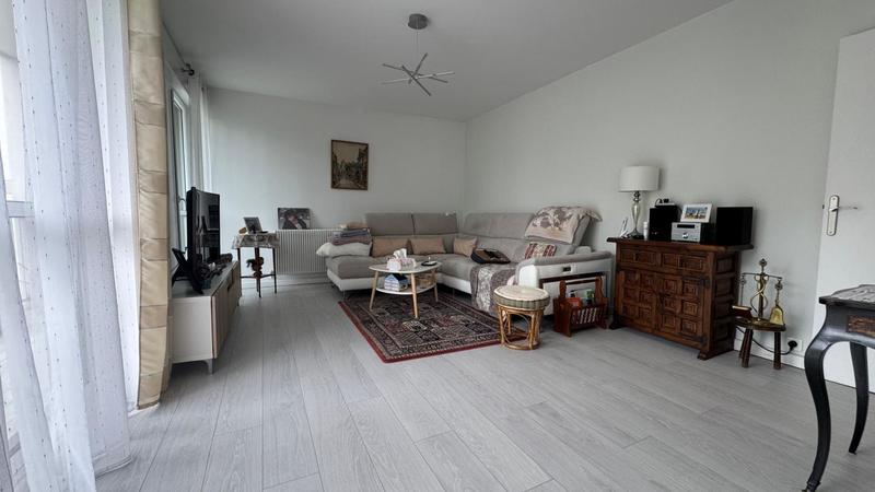 Appartement - 104 m² - 6 pièces