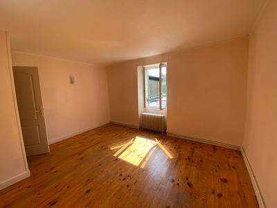 Appartement - 77 m² - 3 pièces