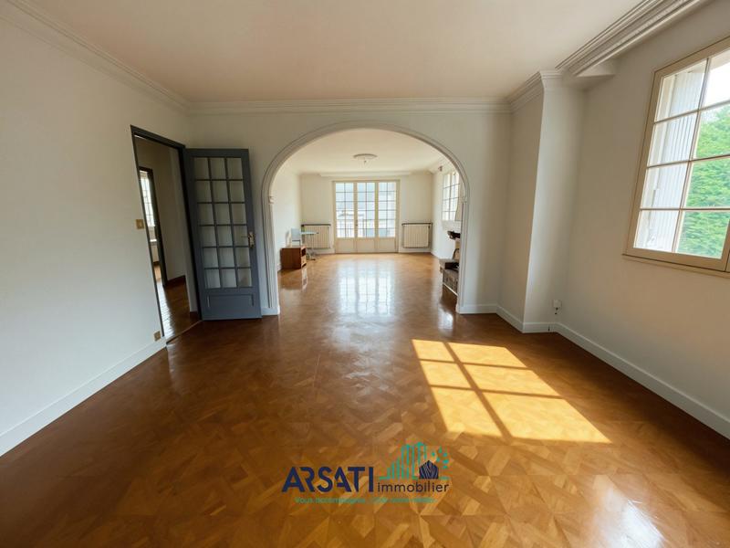 Maison traditionnelle - 143 m² - 6 pièces