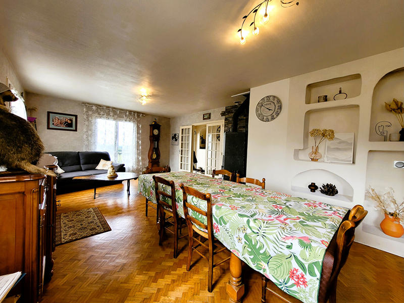 Maison - 180 m² - 7 pièces