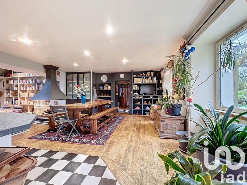 Maison - 230 m² - 9 pièces