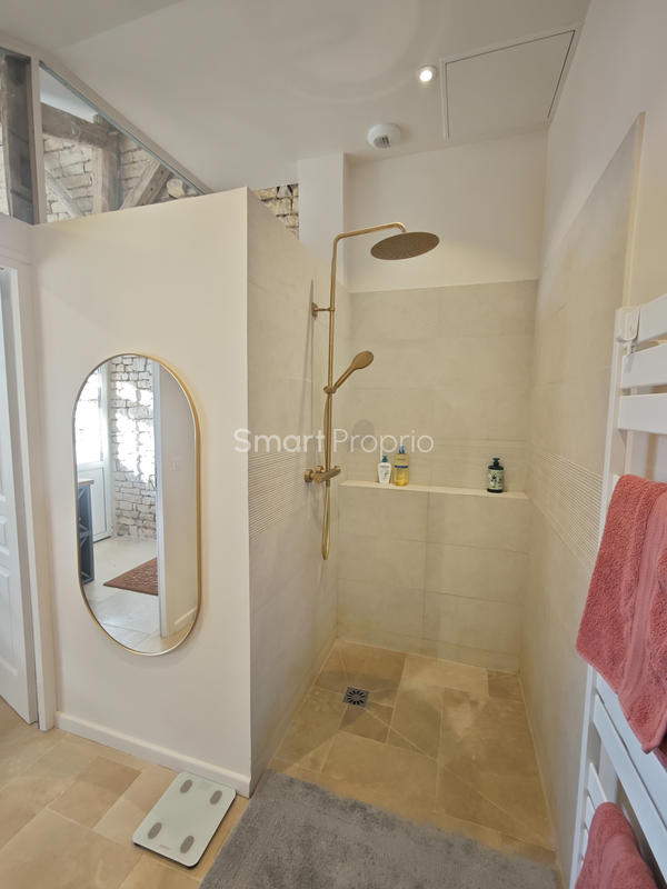 Maison - 300 m² - 9 pièces