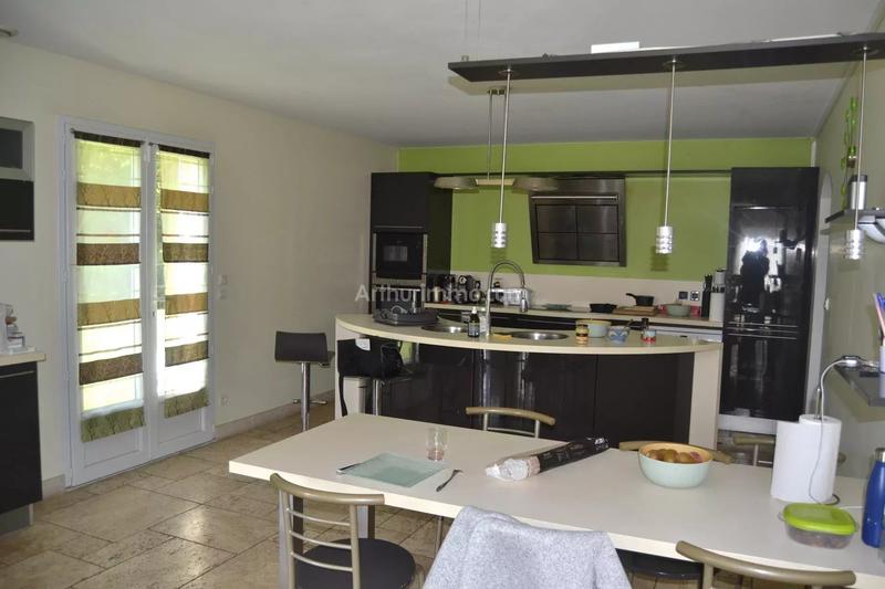 Maison - 258 m² - 7 pièces