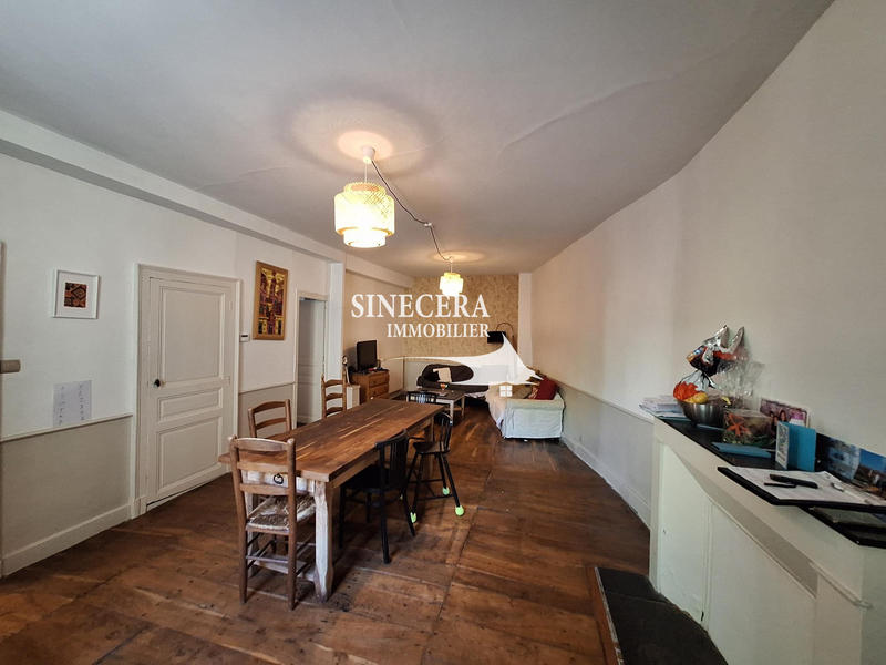 Maison - 200 m² - 7 pièces