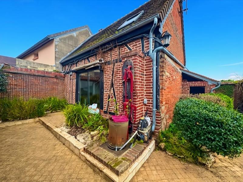 Maison - 220 m² - 6 pièces