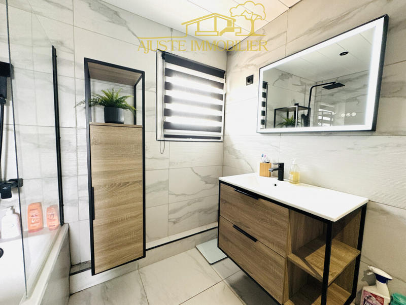 Appartement - 80 m² - 3 pièces