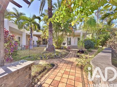 Maison - 245 m² - 8 pièces