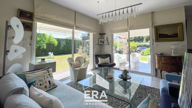 Maison - 260 m² - 8 pièces