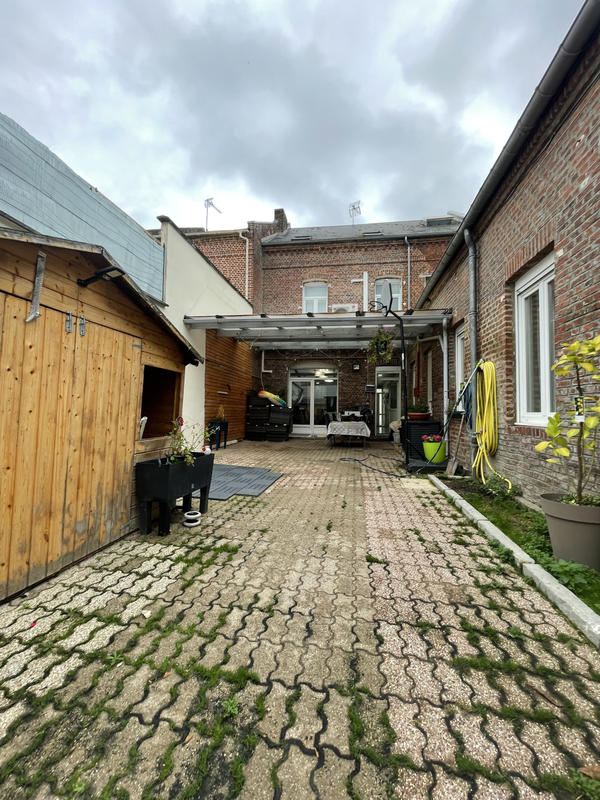 Maison - 242 m² - 12 pièces