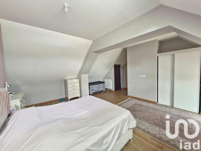 Maison - 218 m² - 8 pièces