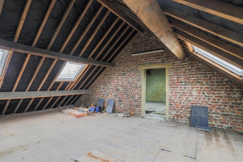 Maison - 280 m² - 8 pièces