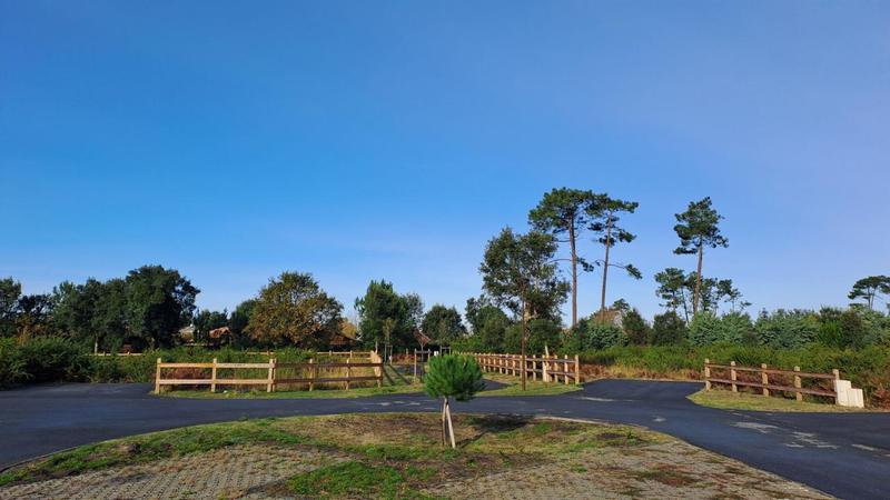 Terrain constructible - 1 111 m²