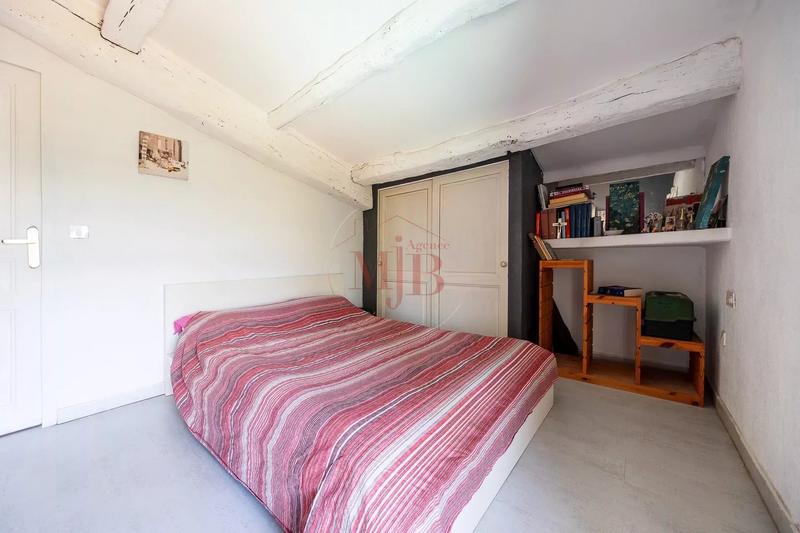 Maison - 256 m² - 8 pièces