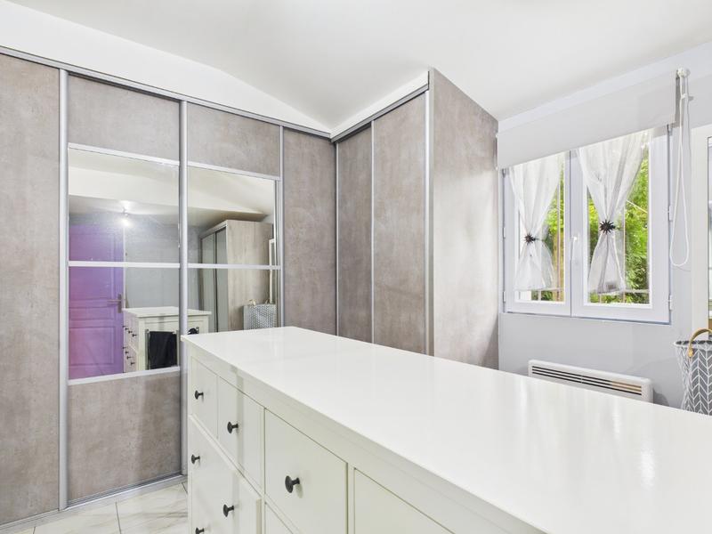 Maison - 298 m² - 11 pièces