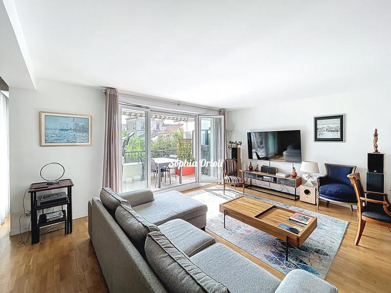 Appartement - 90 m² - 4 pièces